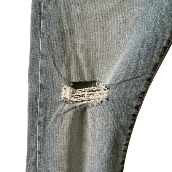 NWT Levi’s Women’s Wedgie Straight Distressed Denim Jeans- Size 32 - Picture 2 of 9